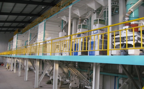 玉米加工機(jī)械廠家教大家選擇機(jī)械設(shè)備的方法技巧(圖1)